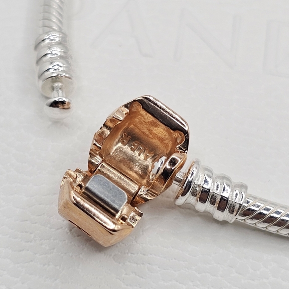 ⭐️ Authentic Pandora ROSE BARREL BRACELET - Picture 5 of 5